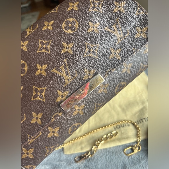 Louis Vuitton Favourite MM Monogram - Picture 2 of 13